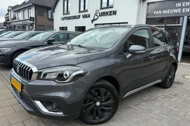 Suzuki S-Cross (2017) thumbnail 1