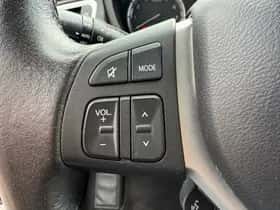Suzuki S-Cross (2017) thumbnail 11