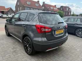 Suzuki S-Cross (2017) thumbnail 5