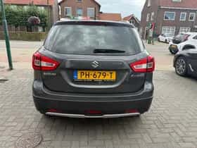 Suzuki S-Cross (2017) thumbnail 6