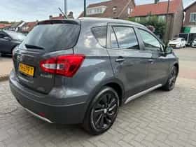 Suzuki S-Cross (2017) thumbnail 7