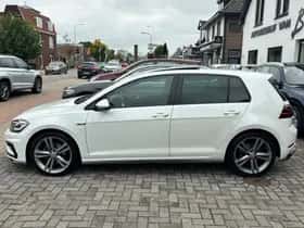 Volkswagen Golf (2018) thumbnail 2