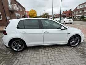 Volkswagen Golf (2018) thumbnail 6