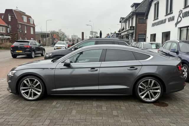 Audi A5 (2020) thumbnail 2