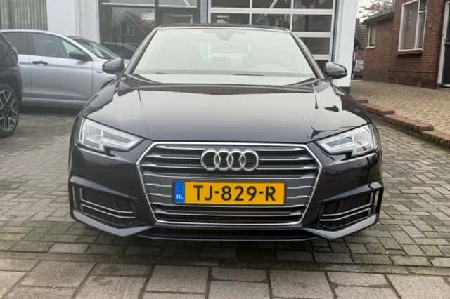 Audi A4 (2018) thumbnail 3
