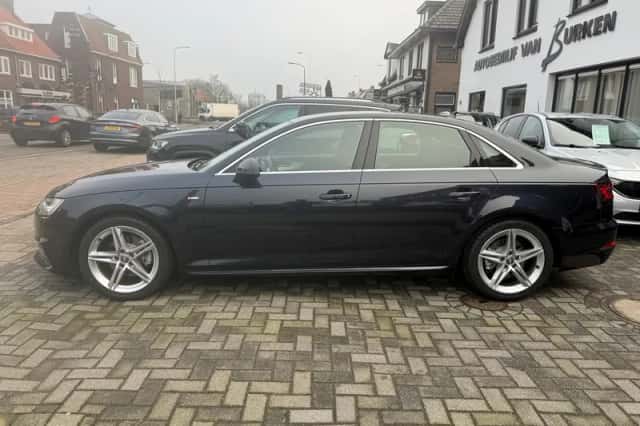 Audi A4 (2018) thumbnail 5