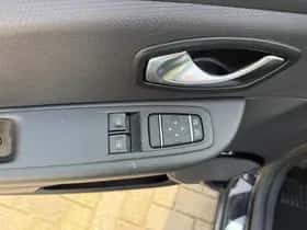 Renault Clio (2017) thumbnail 13