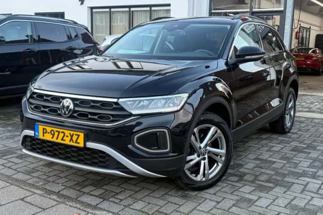 Volkswagen T-Roc (2022) thumbnail 1