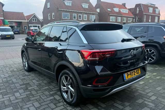 Volkswagen T-Roc (2022) thumbnail 5