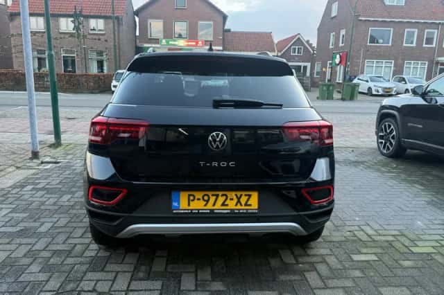 Volkswagen T-Roc (2022) thumbnail 6