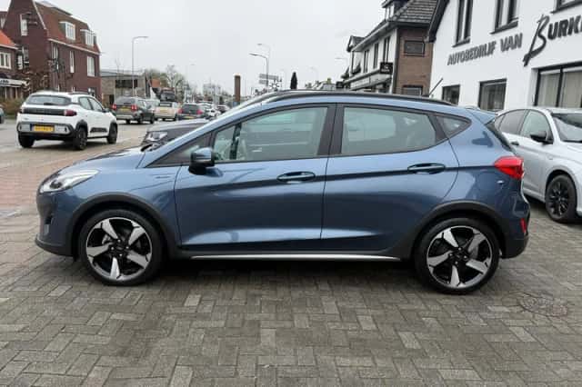 Ford Fiesta (2021) thumbnail 4
