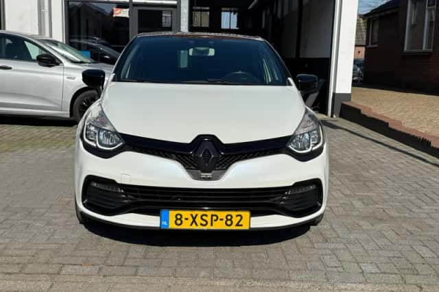 Renault Clio (2014) thumbnail 2