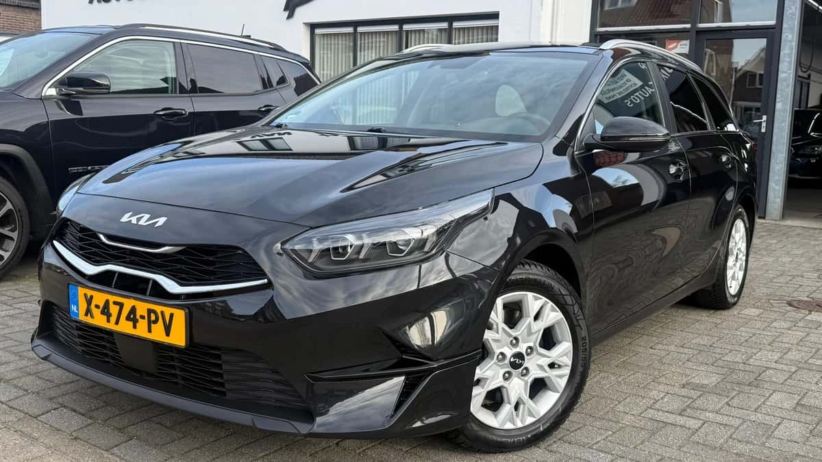 Kia Ceed Sportswagon (2024) — foto 1