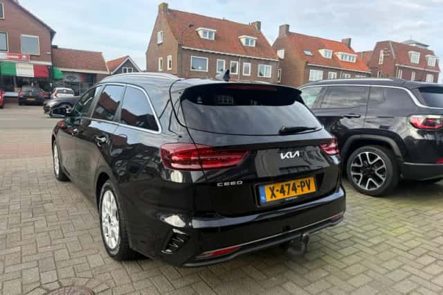 Kia Ceed Sportswagon (2024) thumbnail 5