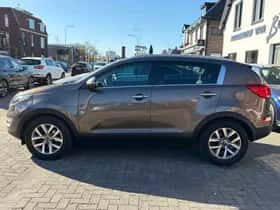 Kia Sportage (2015) thumbnail 2
