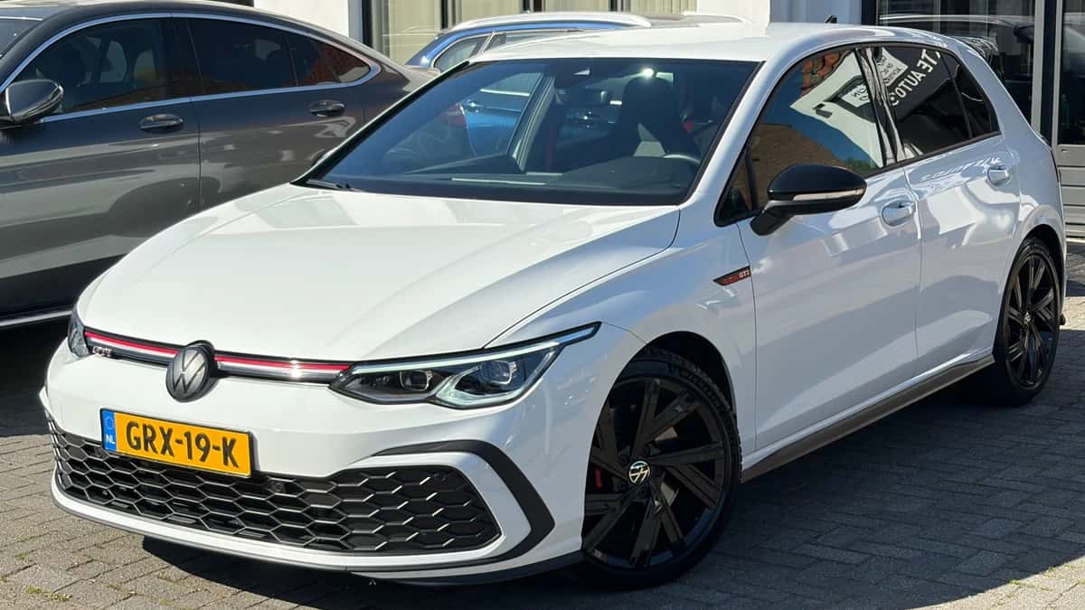 Volkswagen Golf (2022) — foto 1
