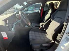 Volkswagen Golf (2022) thumbnail 11
