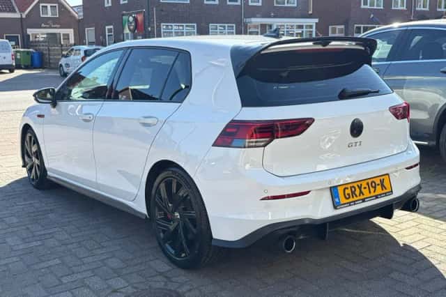 Volkswagen Golf (2022) thumbnail 3