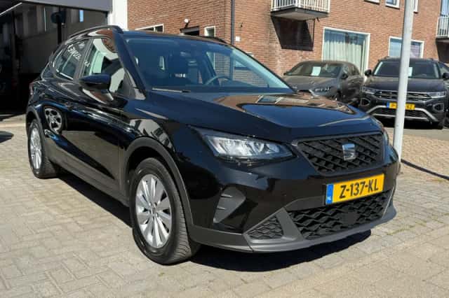 SEAT Arona (2024) thumbnail 3
