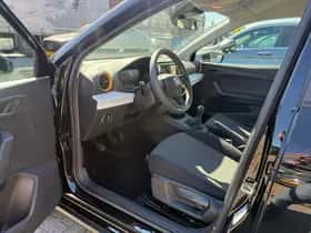 SEAT Arona (2024) thumbnail 8