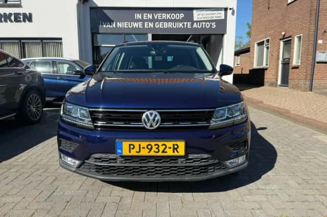 Volkswagen Tiguan (2017) thumbnail 3
