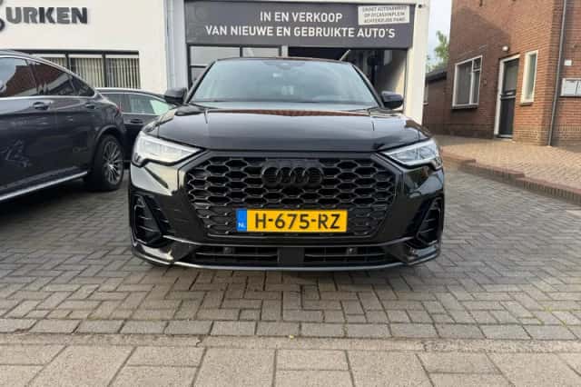 Audi Q3 (2020) thumbnail 2