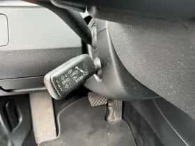 Volkswagen Passat (2011) thumbnail 12