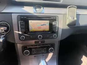 Volkswagen Passat (2011) thumbnail 17