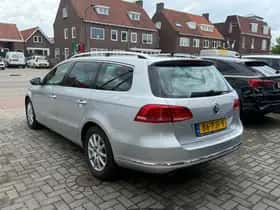 Volkswagen Passat (2011) thumbnail 5