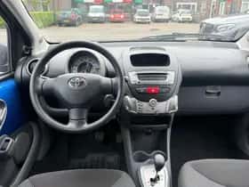 Toyota Aygo (2010) thumbnail 13