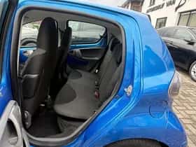 Toyota Aygo (2010) thumbnail 14