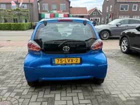 Toyota Aygo (2010) thumbnail 6