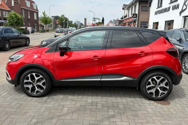 Renault Captur (2018) thumbnail 2