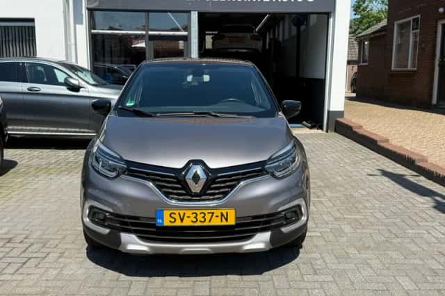 Renault Captur (2018) thumbnail 2