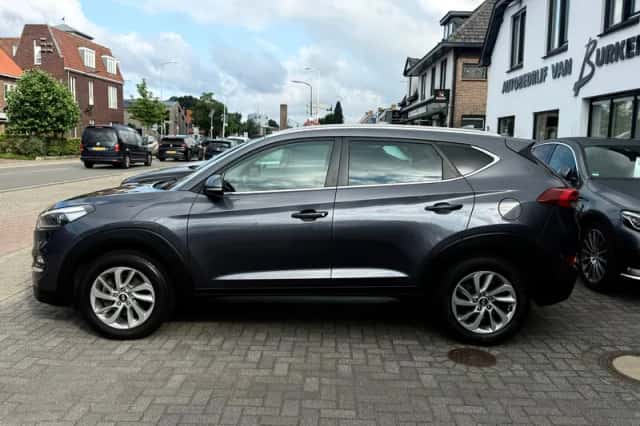 Hyundai Tucson (2016) thumbnail 4