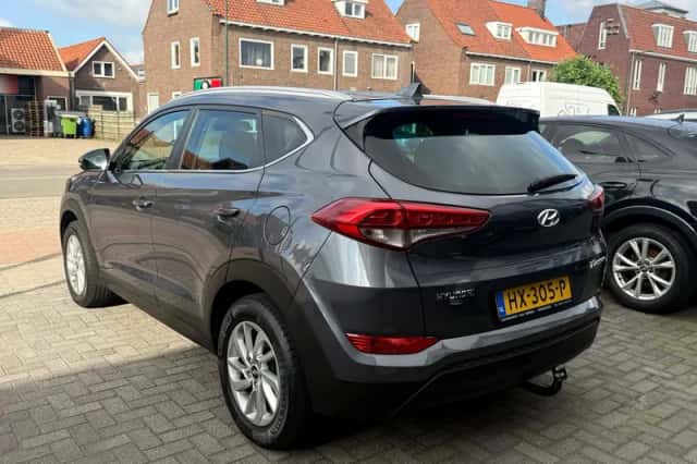 Hyundai Tucson (2016) thumbnail 5