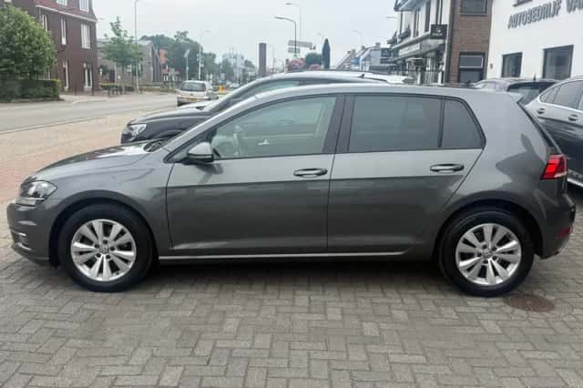 Volkswagen Golf (2019) thumbnail 4