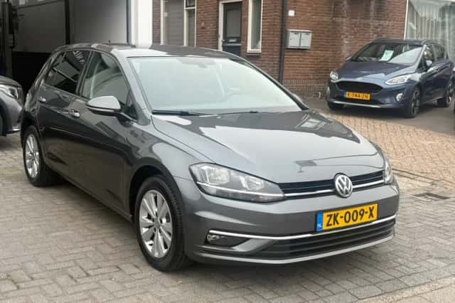 Volkswagen Golf (2019) thumbnail 3