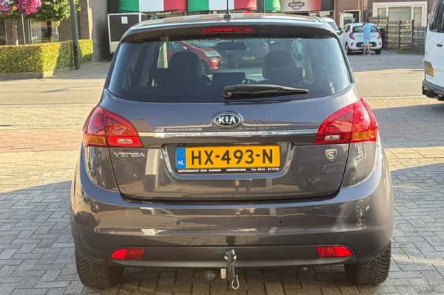 Kia Venga (2016) thumbnail 4