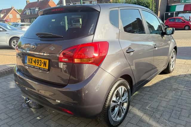Kia Venga (2016) thumbnail 5
