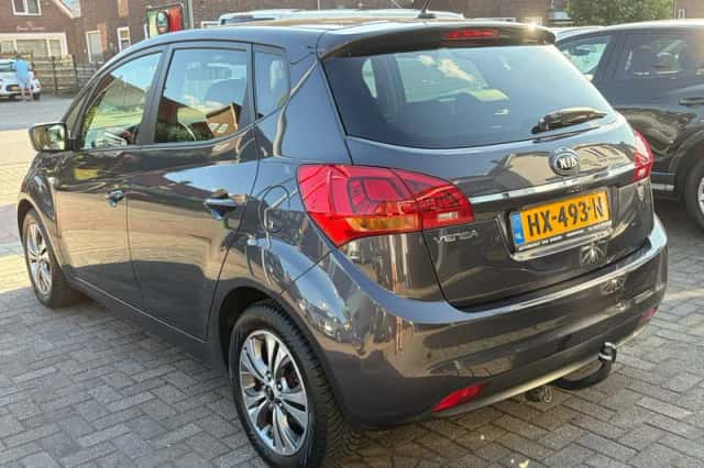 Kia Venga (2016) thumbnail 3