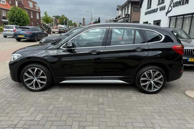 BMW X1 (2019) thumbnail 4