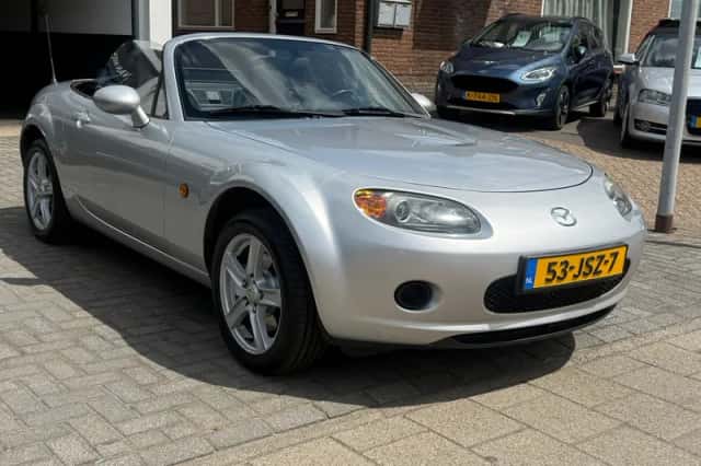 Mazda MX-5 (2009) thumbnail 3
