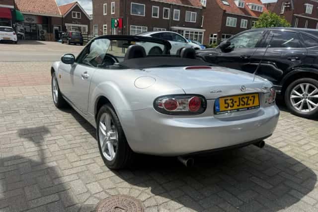 Mazda MX-5 (2009) thumbnail 5