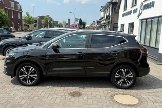 Nissan Qashqai (2021) thumbnail 4