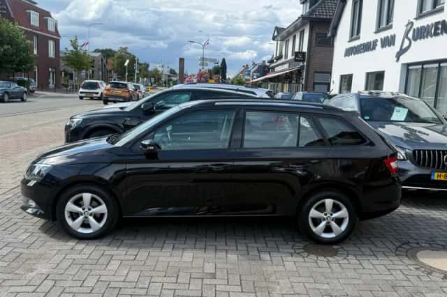 Škoda Fabia (2017) thumbnail 4