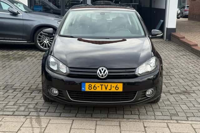 Volkswagen Golf (2012) thumbnail 2