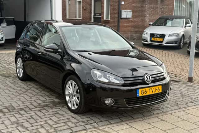 Volkswagen Golf (2012) thumbnail 3