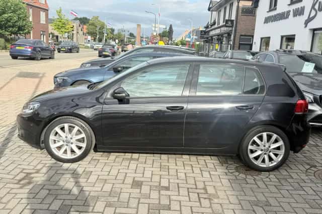 Volkswagen Golf (2012) thumbnail 4