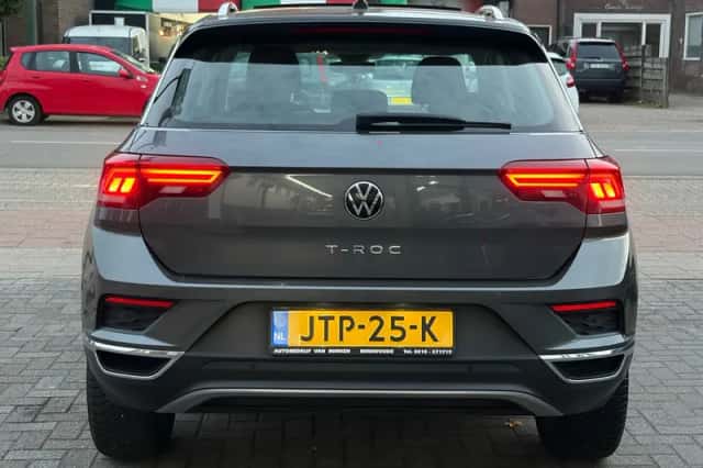 Volkswagen T-Roc (2020) thumbnail 4